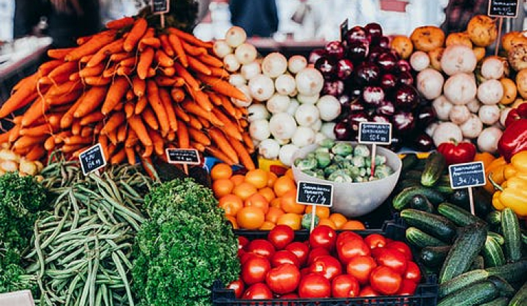 ON HOLD - Goed draaiende kleinhandel + groothandel groenten en fruit over te nemen op toplocatie in Oost-Vlaanderen (OKT dossier_codenaam GROENTENENFRUIT)