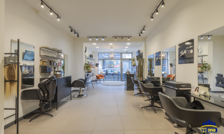 Unieke Overnamekans: All-in-One Kapsalon, Beauty Center & Horecazaak! image