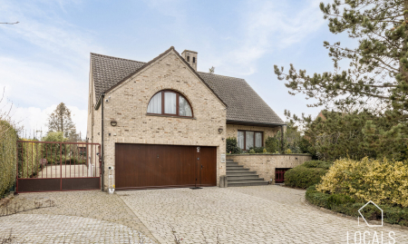 Ternat - Te Koop - Villa + professionele werkruimte op toplocatie! image