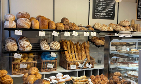 Rendabel handelsfonds over te nemen in Oudergem met 3 kernactiviteiten : Bakkerij, café, broodjeszaak  (BRU 1160) image