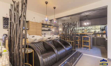 Unieke Overnamekans: All-in-One Kapsalon, Beauty Center & Horecazaak! image