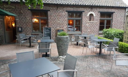 Overname met vastgoed van gastronomisch restaurant met woonst. image