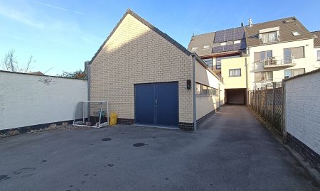 Polyvalent Handelspand met Garage en 3 Autostandplaatsen te koop in BRUGGE - Ref. 04/46319 image