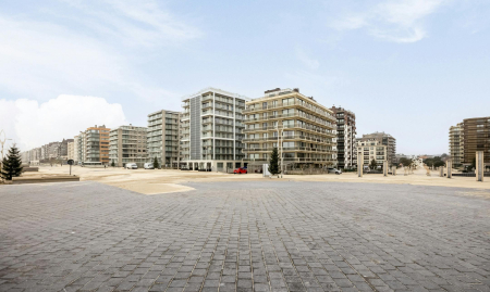  Instapklaar restaurant met terras op de Zeedijk in De Panne image