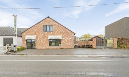 Over te nemen broodjeszaak met bijhorend vernieuwd appartement nabij het centrum van Vichte image