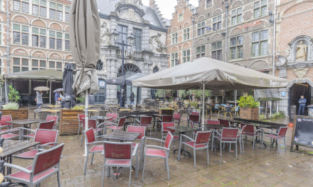 Gekend café op schitterende locatie nabij Gravensteen over te nemen in Gent image