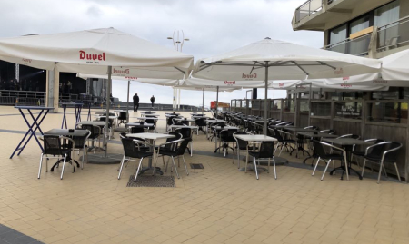 Instapklaar restaurant met terras op de Zeedijk in De Panne image