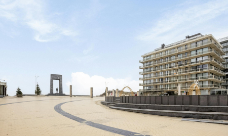  Instapklaar restaurant met terras op de Zeedijk in De Panne image