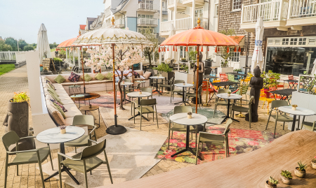 Exclusieve cocktailbar gelegen aan de jachthaven in het mooie Nieuwpoort. Hoofdzakelijk cocktails, wijn en tapas. image