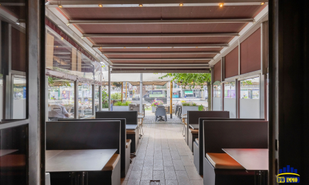 Restaurant op de markt van Eeklo over te nemen image