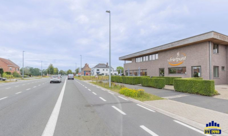 Goed draaiende frituur langs drukke baan over te nemen in Maldegem image