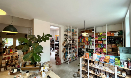 Goed draaiende petshop voor honden en katten over te nemen in Antwerpen-Zuid. image