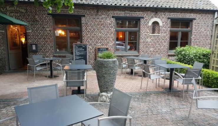 Overname met vastgoed van gastronomisch restaurant met woonst. image