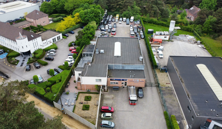 Carrosserie - takeldienst - bedrijfsgebouw (incl. conciërgewoning met wellness) LIMBURG