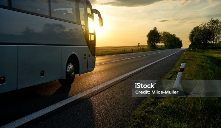 Autocarbedrijf met eigen reisorganisatie voor begeleide busreizen in binnen en buitenland (OKT dossier codenaam AUTOBUS3)