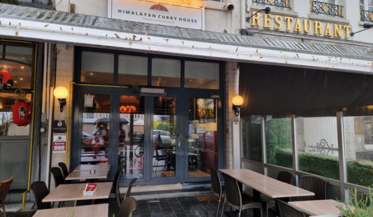 Volledig ingericht restaurant op de Grote Markt in Kortrijk over te nemen image